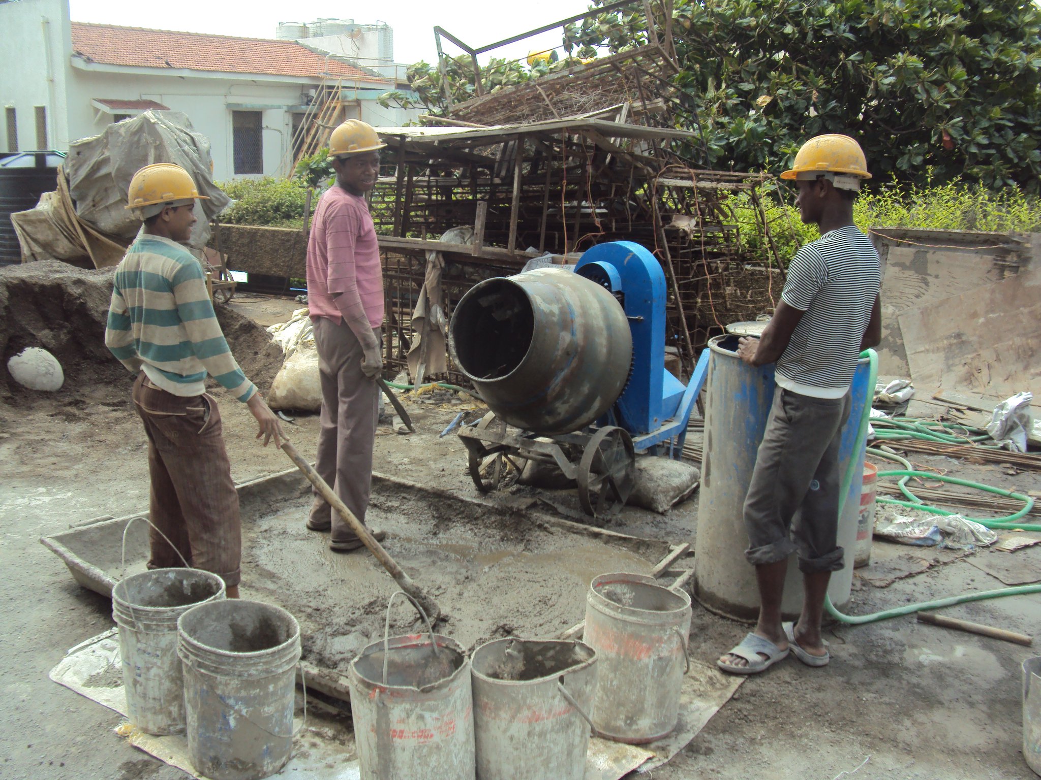Making Mortar for Construction